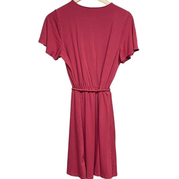 Red Short Sleeve Dress with Embroidered V-Neckline by Old Navy Size Medium - Picture 4 of 9